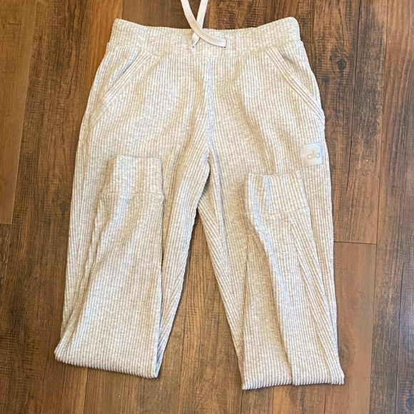 ALO Yoga grey Striped Track Pants - Picture 3 of 7